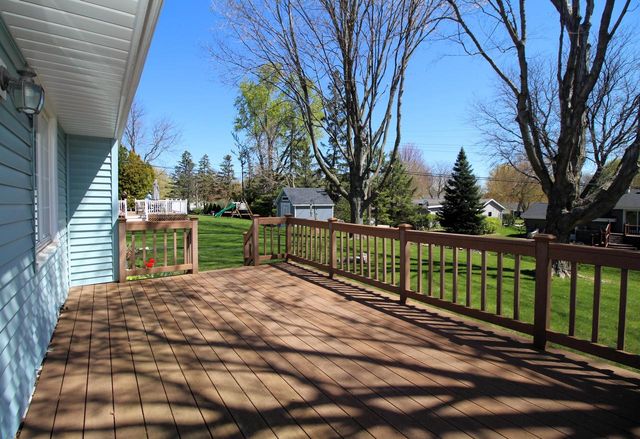 1721 Sylvan WAY, West Bend, WI 53095