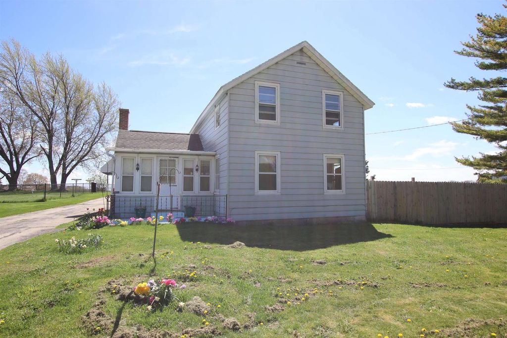 W1796 PUDDLEFORT STREET, Mount Calvary, WI 53057