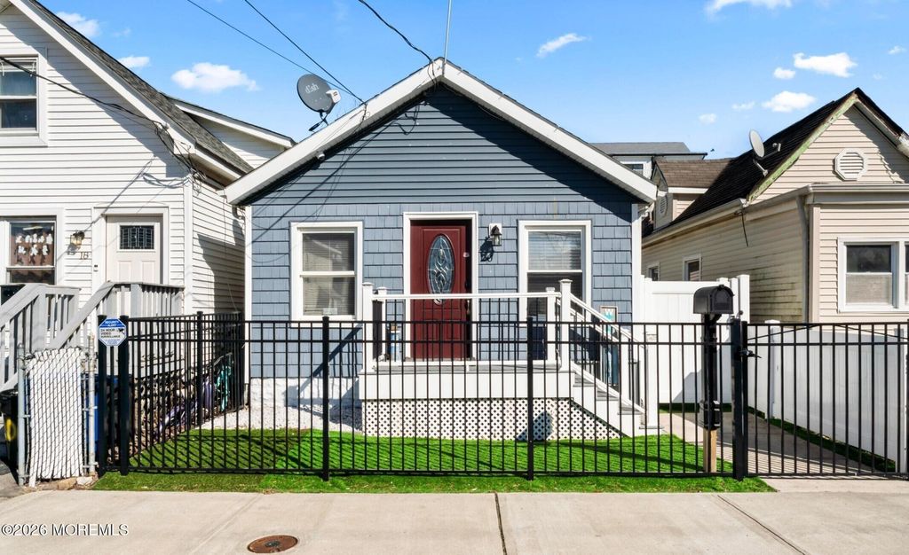 20 Highland Avenue, Keansburg, NJ 07734