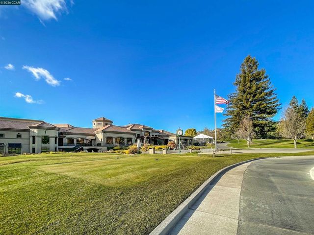 300 Camille Ave, Alamo, CA 94507