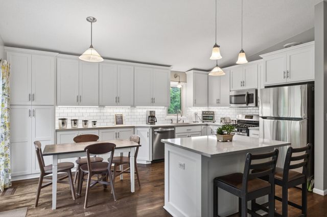 7062 2nd Avenue, Lino Lakes, MN 55014
