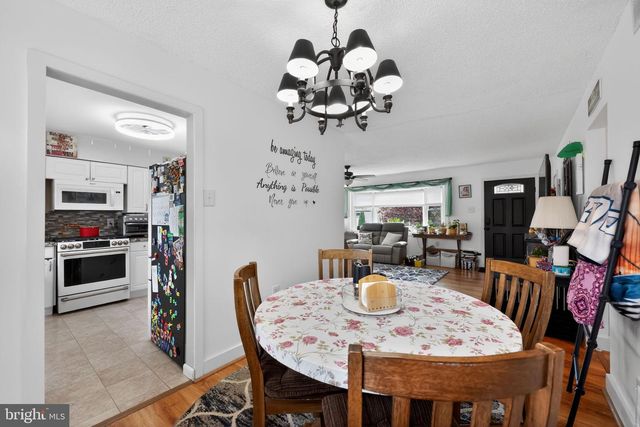 9 CHARLES AVE, Blackwood, NJ 08012