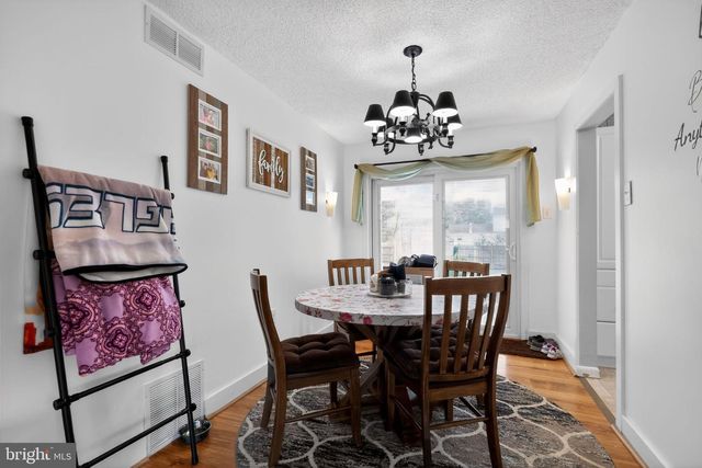 9 CHARLES AVE, Blackwood, NJ 08012