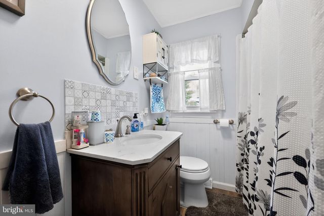 9 CHARLES AVE, Blackwood, NJ 08012