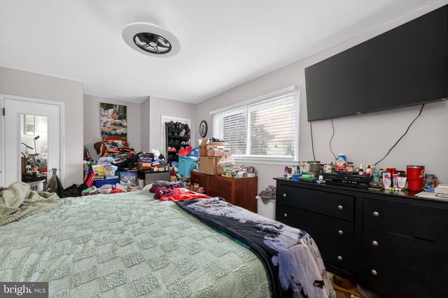 9 CHARLES AVE, Blackwood, NJ 08012