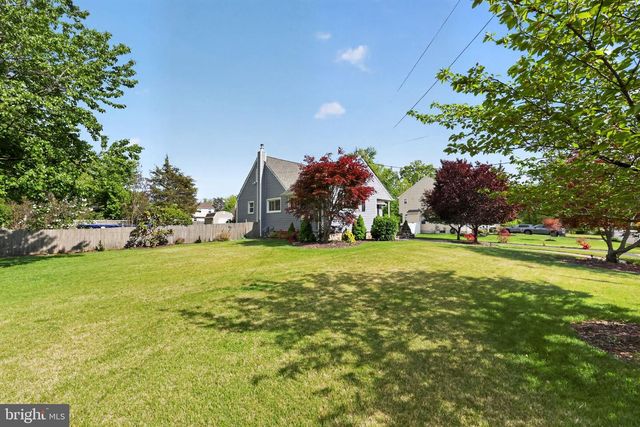 9 CHARLES AVE, Blackwood, NJ 08012