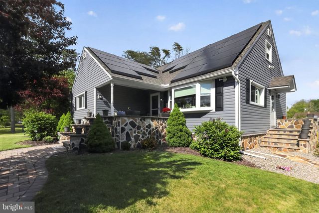 9 CHARLES AVE, Blackwood, NJ 08012