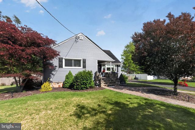 9 CHARLES AVE, Blackwood, NJ 08012