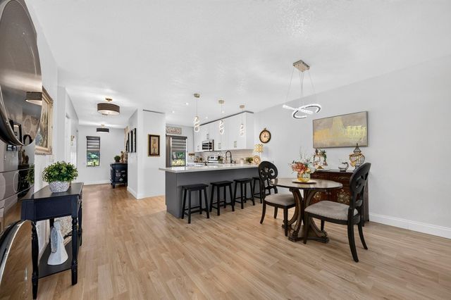 8425 Casa Del Lago H, Boca Raton, FL 33433