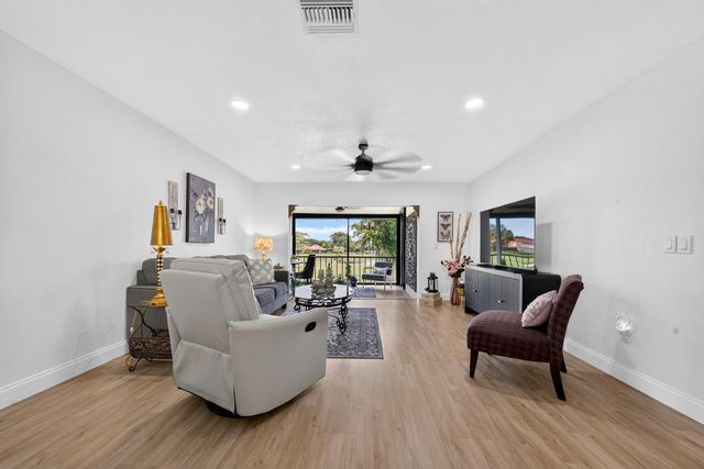 8425 Casa Del Lago H, Boca Raton, FL 33433