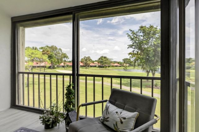 8425 Casa Del Lago H, Boca Raton, FL 33433