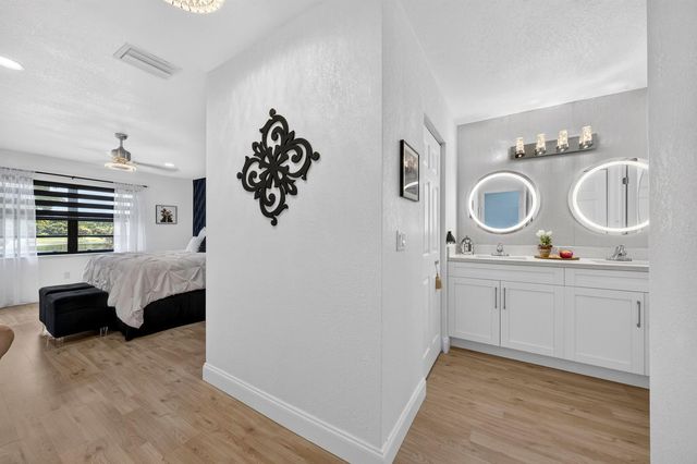 8425 Casa Del Lago H, Boca Raton, FL 33433