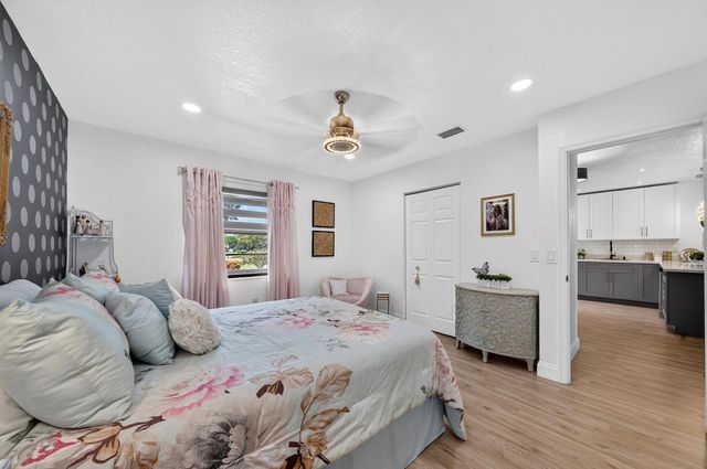 8425 Casa Del Lago H, Boca Raton, FL 33433