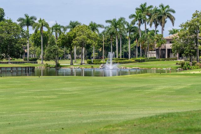 8425 Casa Del Lago H, Boca Raton, FL 33433
