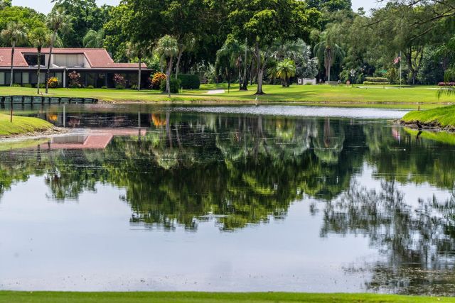 8425 Casa Del Lago H, Boca Raton, FL 33433