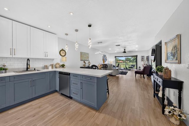 8425 Casa Del Lago H, Boca Raton, FL 33433