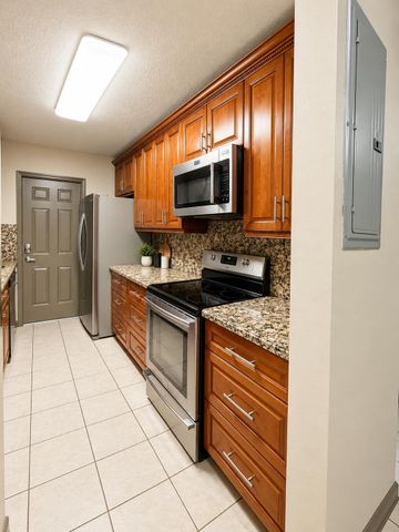 1125 W PROSPECT Road, Fort Lauderdale, FL 33309