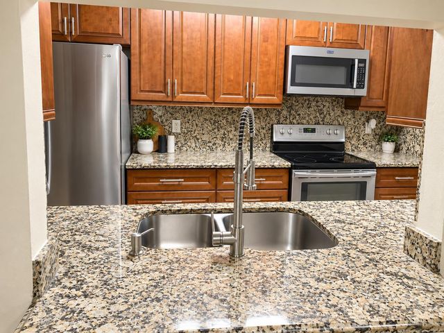 1125 W PROSPECT Road, Fort Lauderdale, FL 33309
