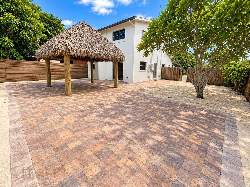 1125 W PROSPECT Road, Fort Lauderdale, FL 33309