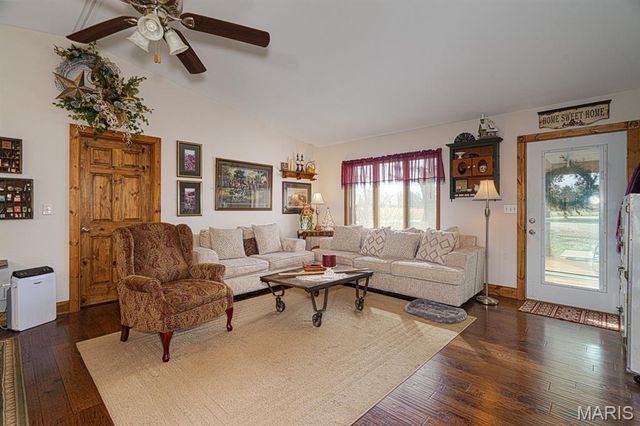 1858 Country Ridge Road, Rolla, MO 65401