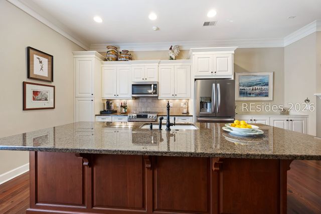 27 Tabby Shell Rd, Bluffton, SC 29910