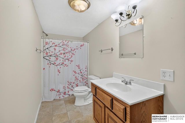 17016 Franklin Street, Omaha, NE 68118