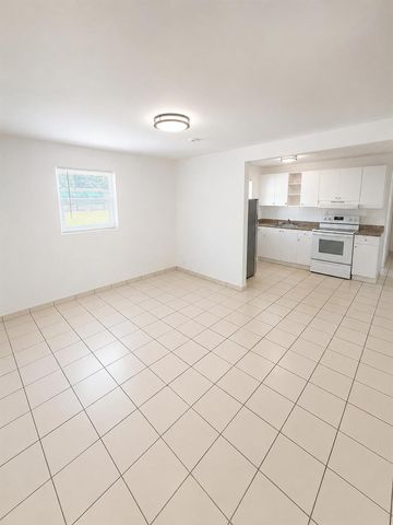 1725 NE 148TH Street 5, Miami, FL 33181
