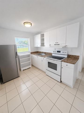 1725 NE 148TH Street 5, Miami, FL 33181