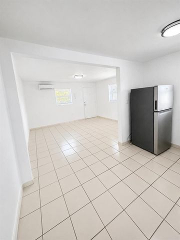 1725 NE 148TH Street 5, Miami, FL 33181
