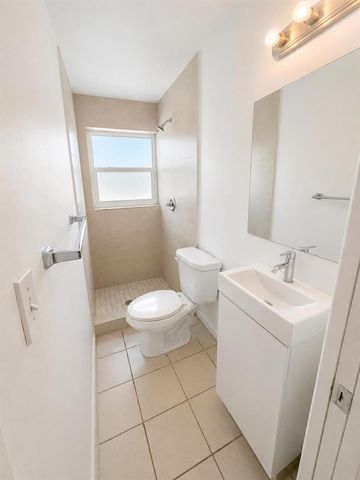 1725 NE 148TH Street 5, Miami, FL 33181