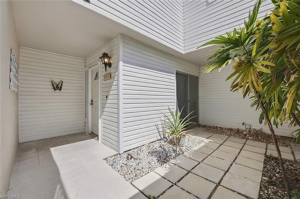 522 Bristle Cone LN 62, NAPLES, FL 34113 — exterior