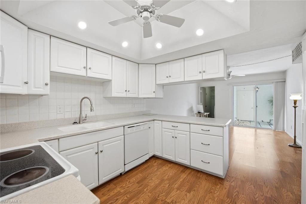 522 Bristle Cone LN 62, NAPLES, FL 34113 — photo 2