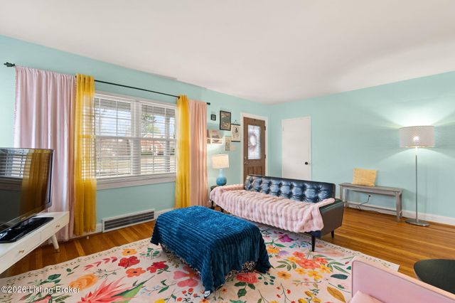 226 Sage Rd, Bellewood, KY 40207