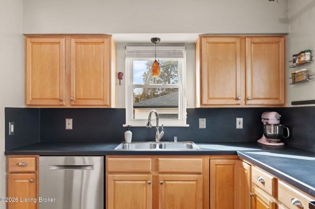 226 Sage Rd, Bellewood, KY 40207