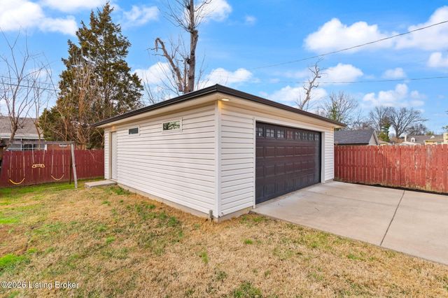 226 Sage Rd, Bellewood, KY 40207