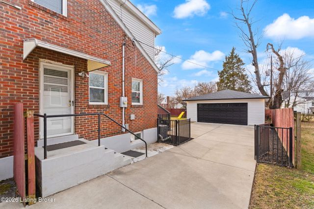 226 Sage Rd, Bellewood, KY 40207