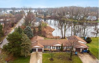2369 Golden Shores Drive, Fenton, MI 48430