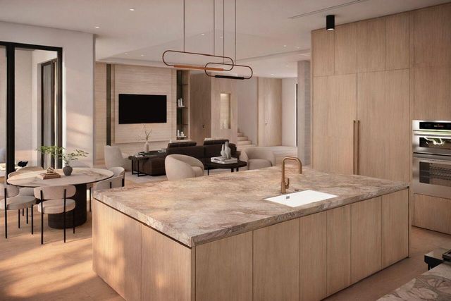 256 Alhambra Place, West Palm Beach, FL 33405