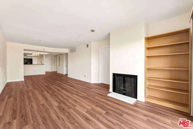 4755 Templeton Street 2115, Los Angeles, CA 90032