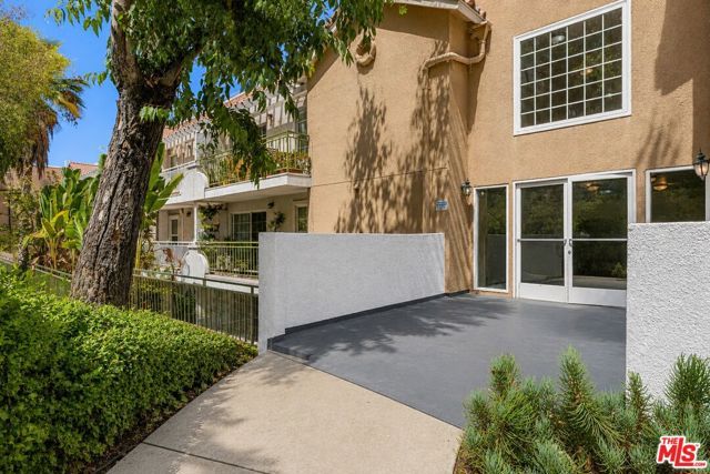 4755 Templeton Street 2115, Los Angeles, CA 90032