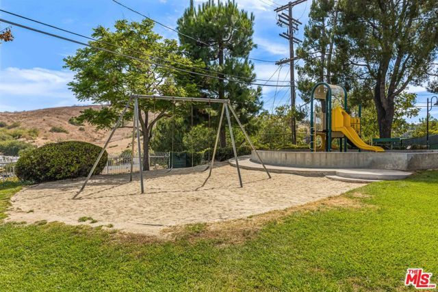4755 Templeton Street 2115, Los Angeles, CA 90032