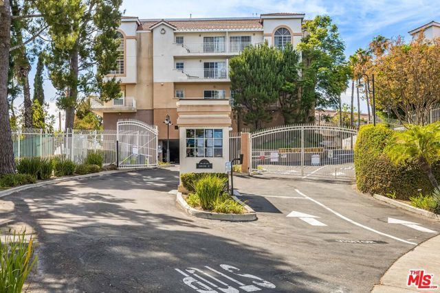 4755 Templeton Street 2115, Los Angeles, CA 90032