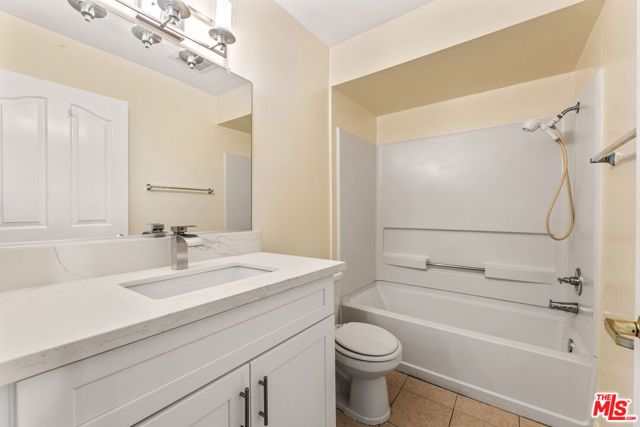 4755 Templeton Street 2115, Los Angeles, CA 90032