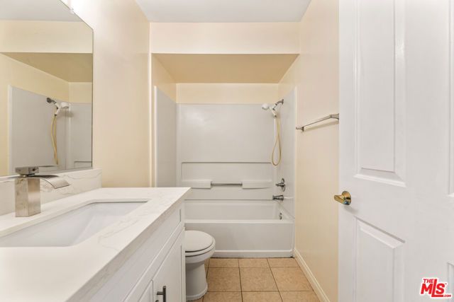 4755 Templeton Street 2115, Los Angeles, CA 90032