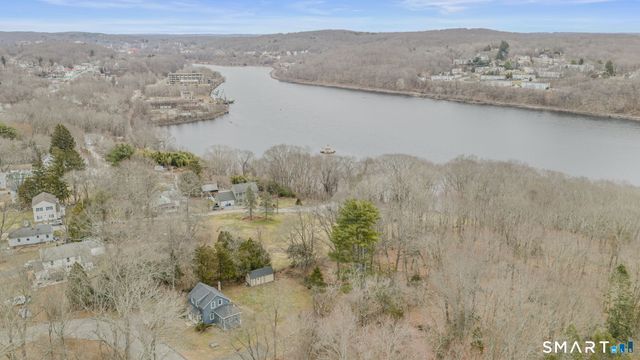 66 Lucas Park Road, Norwich, CT 06360