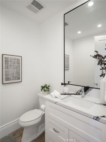 8056 Kentwood, Los Angeles, CA 90045
