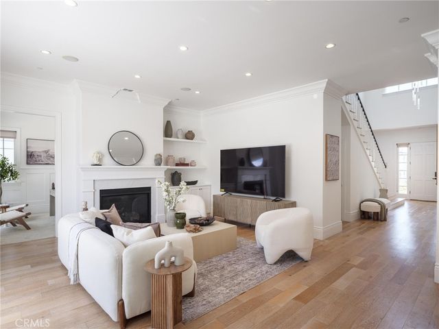 8056 Kentwood, Los Angeles, CA 90045