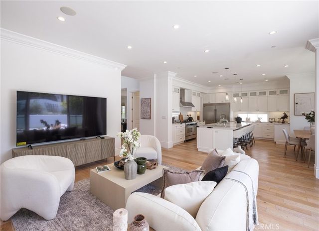 8056 Kentwood, Los Angeles, CA 90045