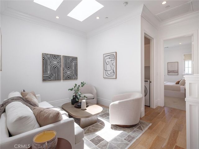 8056 Kentwood, Los Angeles, CA 90045