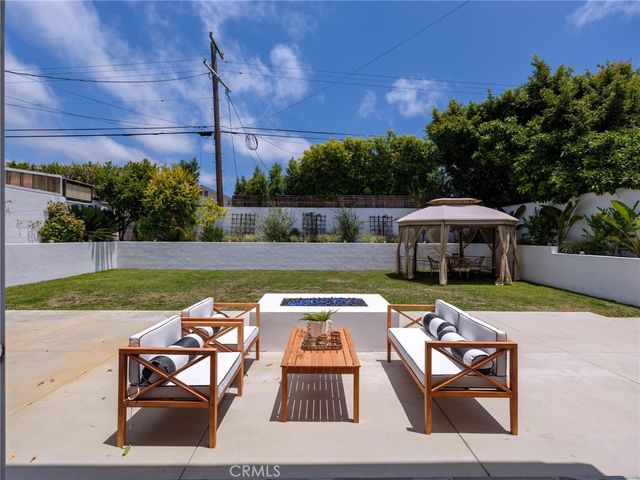 8056 Kentwood, Los Angeles, CA 90045